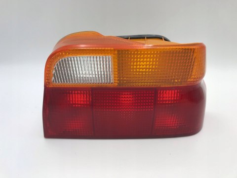 Lampa tył prawa FORD ESCORT V ORION 90-92