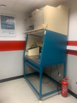 Ex-display Hartridge Microdiesel cabinet - HEOA filtered and positive pressurised work area